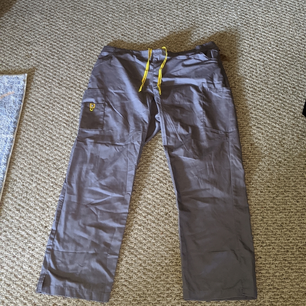 Gray scrub pants*like new*